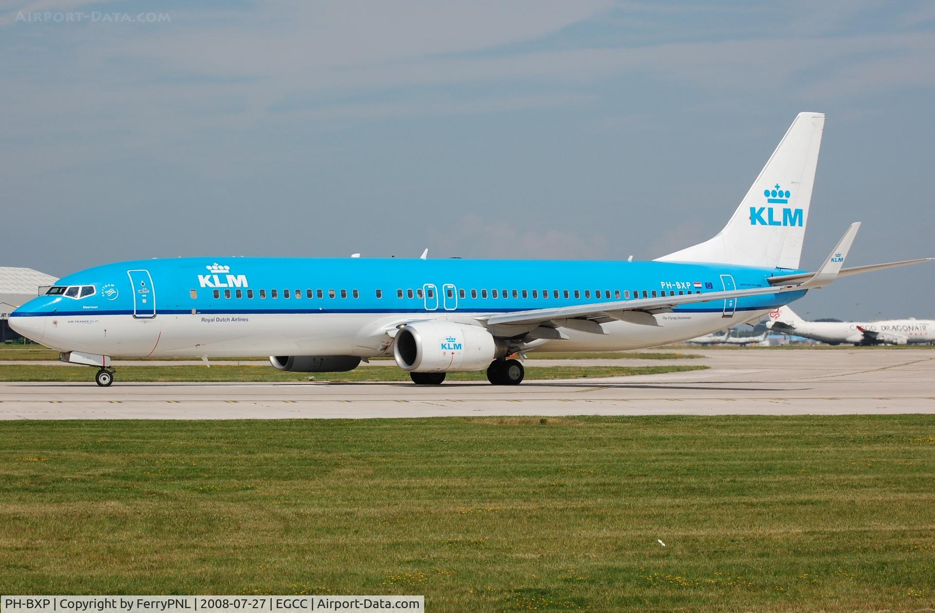 PH-BXP, 2001 Boeing 737-9K2 C/N 29600, KLM B739 for departure