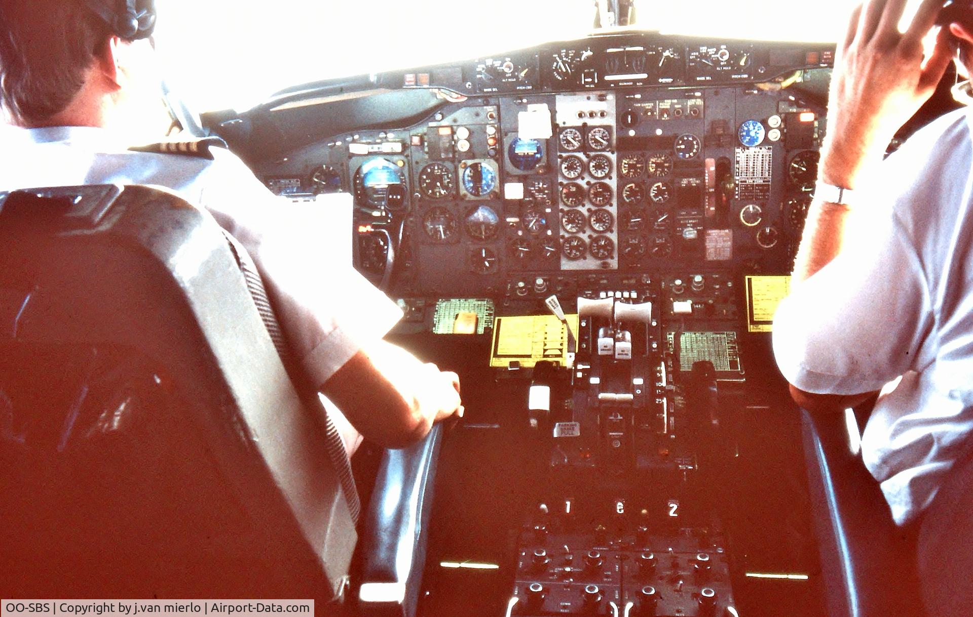 OO-SBS, 1979 Boeing 737-229 C/N 21839, cockpit  view, those days when it was still allowed...