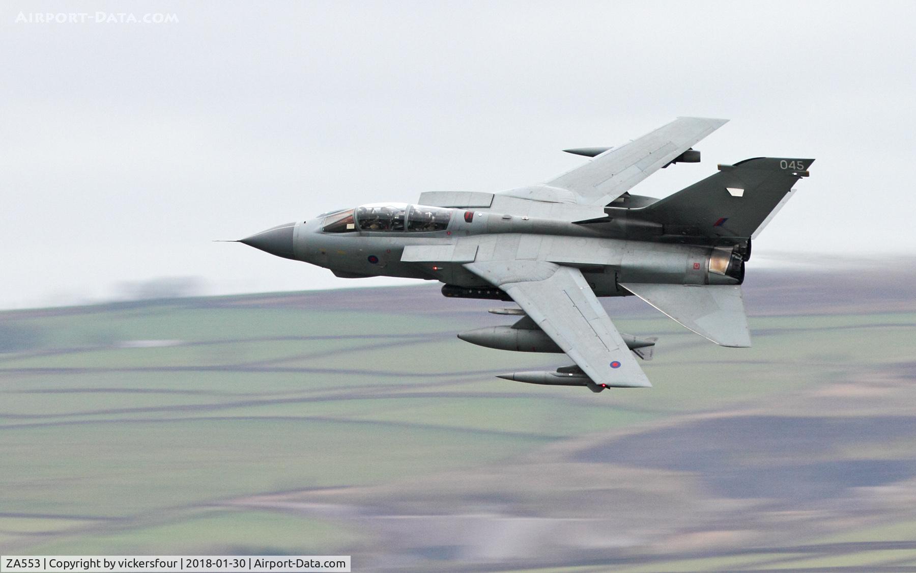 ZA553, 1981 Panavia Tornado GR.4 C/N 070/BS018/3037, LFA8. Derwent Valley, Derbyshire.