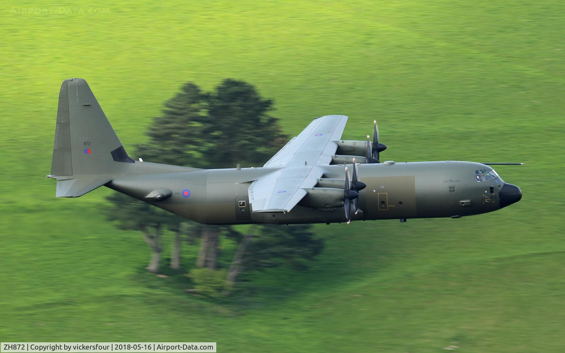 ZH872, 1997 Lockheed Martin C-130J-30 Hercules C.4 C/N 382-5456, LFA8. Derwent Valley, Derbyshire.