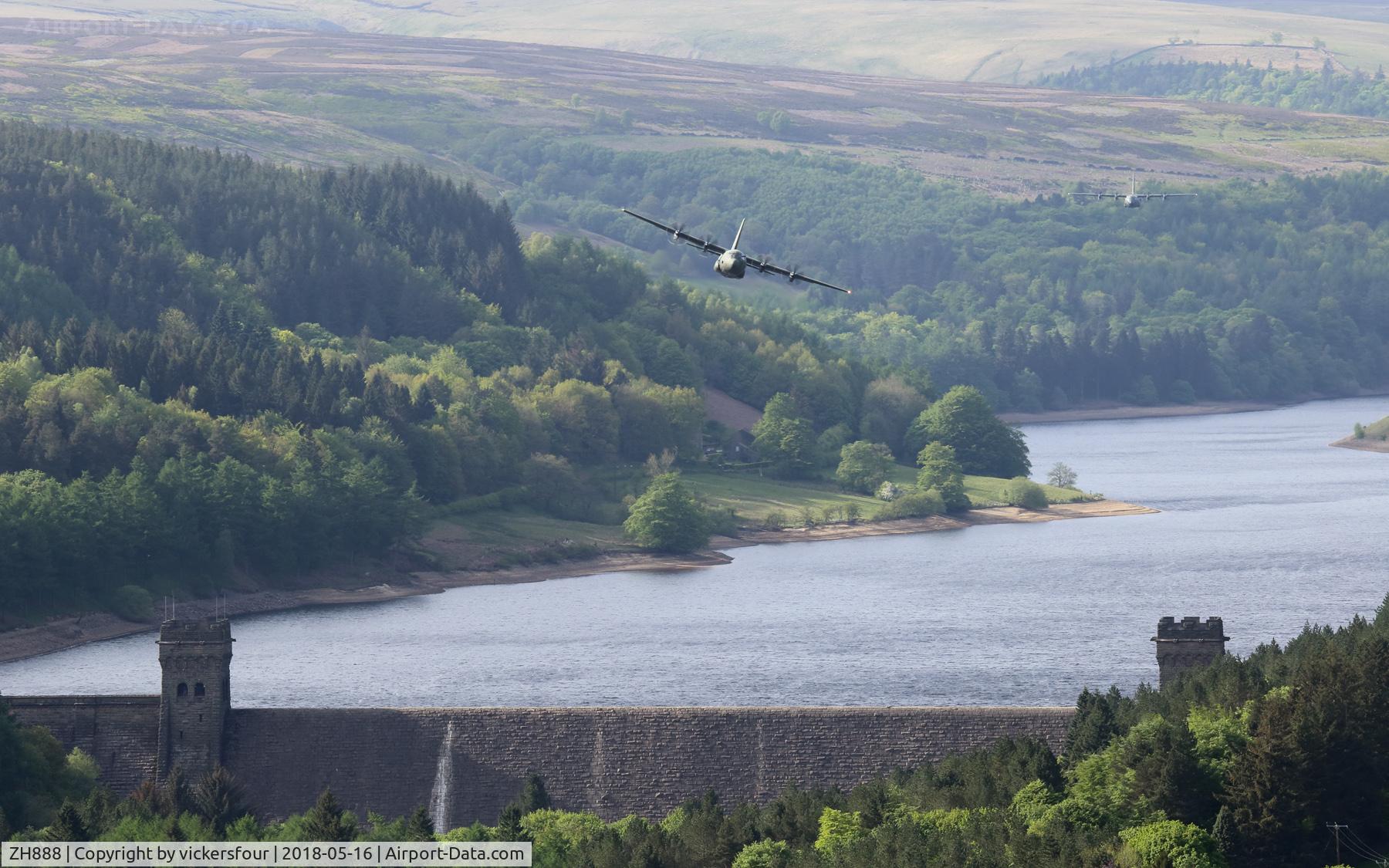 ZH888, 2000 Lockheed Martin C-130J Hercules C.5 C/N 382-5496, LFA8. Derwent Valley, Derbyshire.