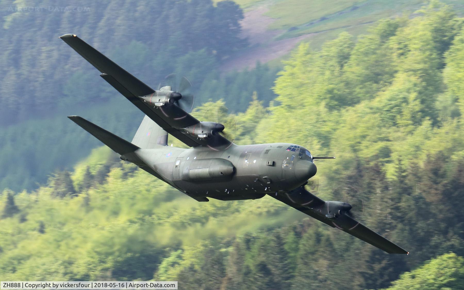ZH888, 2000 Lockheed Martin C-130J Hercules C.5 C/N 382-5496, LFA8. Derwent Valley, Derbyshire.