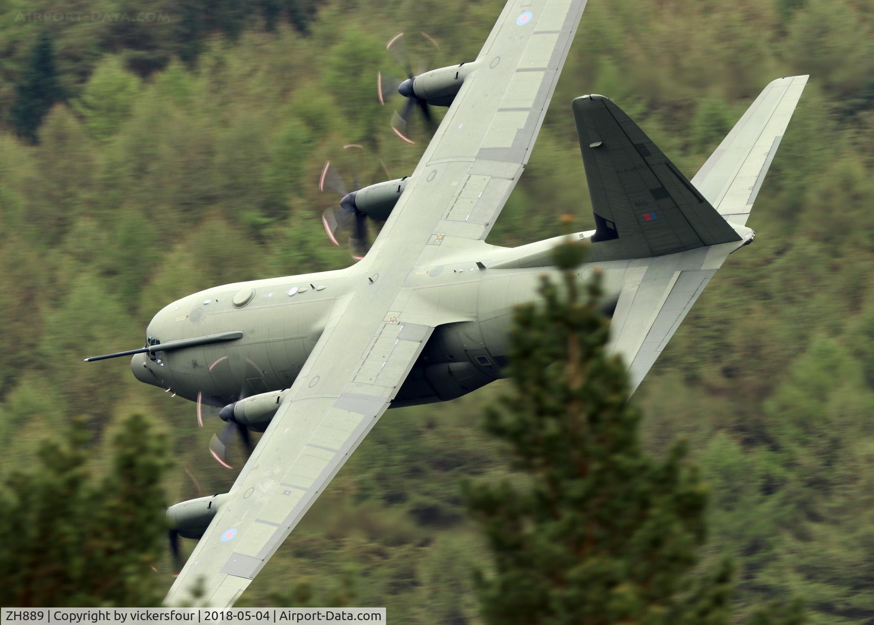 ZH889, 2000 Lockheed Martin C-130J Hercules C.5 C/N 382-5500, LFA8. Derwent Valley, Derbyshire.
