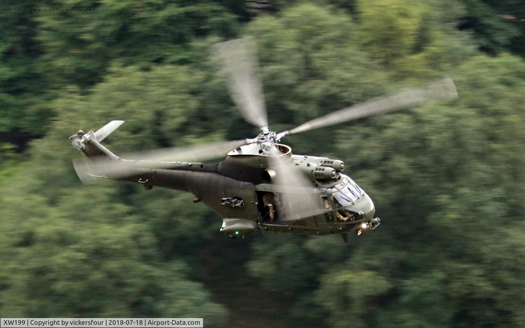 XW199, 1971 Westland Puma HC.1 C/N 1042/F9746, LFA8. Derwent Valley, Derbyshire. RAF Puma HC2.