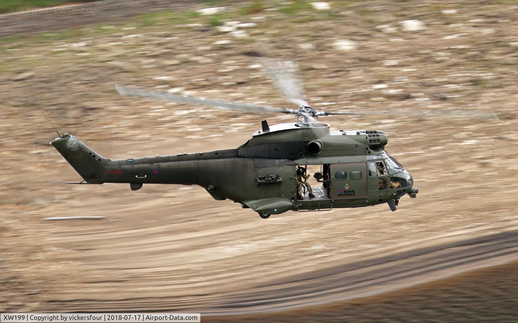 XW199, 1971 Westland Puma HC.1 C/N 1042/F9746, LFA8. Derwent Valley, Derbyshire. RAF Puma HC2.