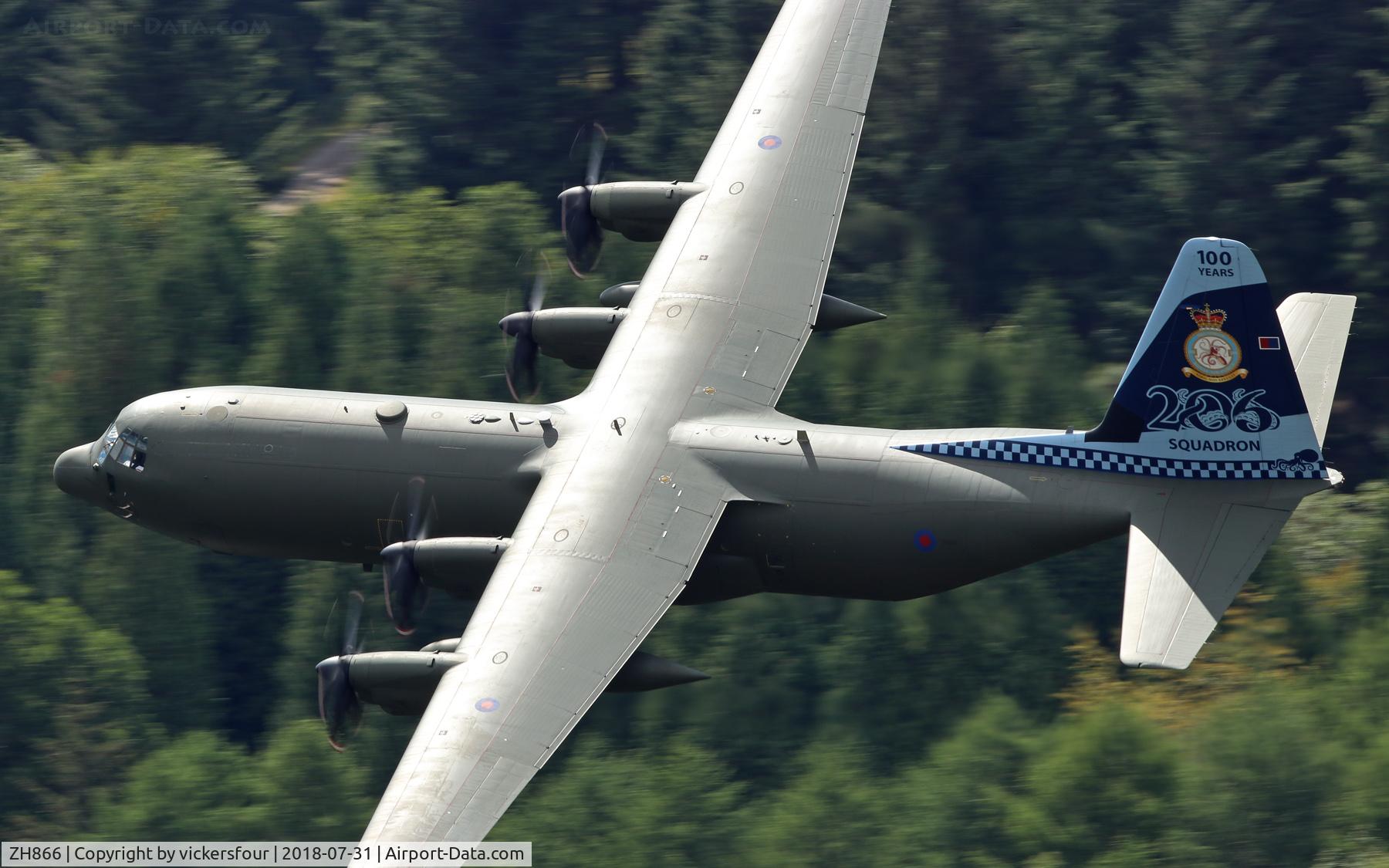 ZH866, 1996 Lockheed Martin C-130J-30 Hercules C.4 C/N 382-5414, LFA8. Derwent Valley, Derbyshire. RAF Hercules C6.
