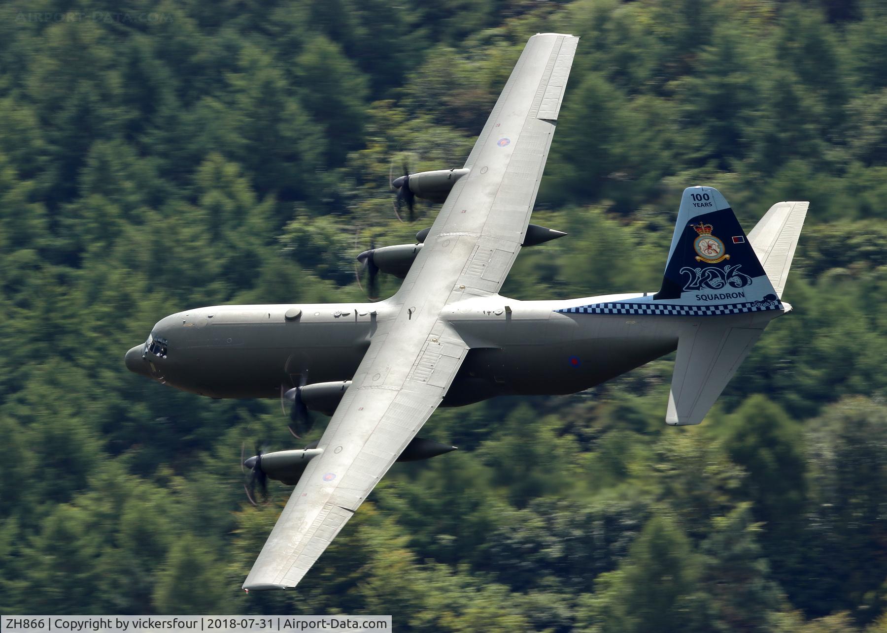ZH866, 1996 Lockheed Martin C-130J-30 Hercules C.4 C/N 382-5414, LFA8. Derwent Valley, Derbyshire. RAF Hercules C6.
