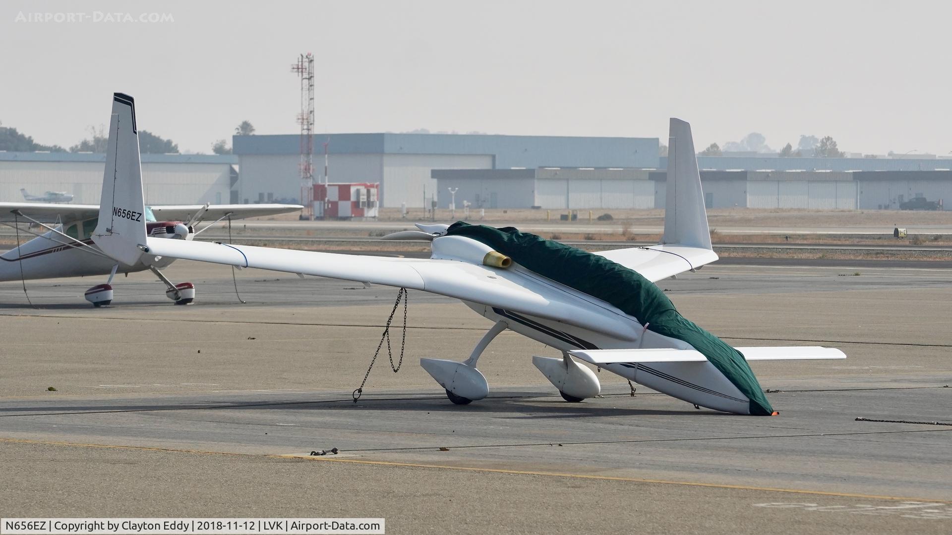 N656EZ, 1998 Rutan Long-EZ C/N 1841-L, Smoke from Paradise fire. Livermore Airport California 2018.