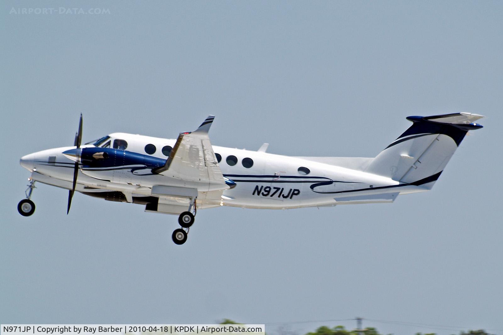 N971JP, 2007 Hawker Beechcraft 350 King Air (B300) C/N FL-565, N971JP   Beech 350 Super King Air [FL-565] Atlanta-Dekalb Peachtree~N 18/04/2010
