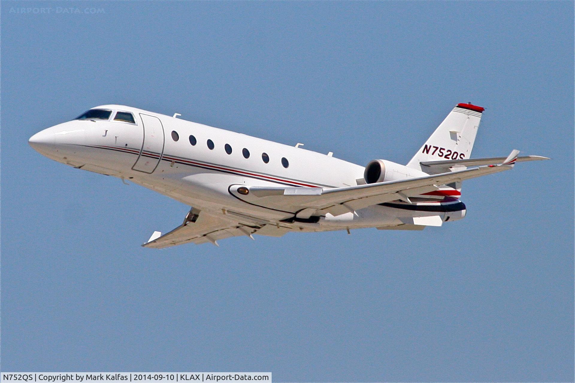 N752QS, 2006 Israel Aircraft Industries Gulfstream 200 C/N 152, Departing 25R LAX.