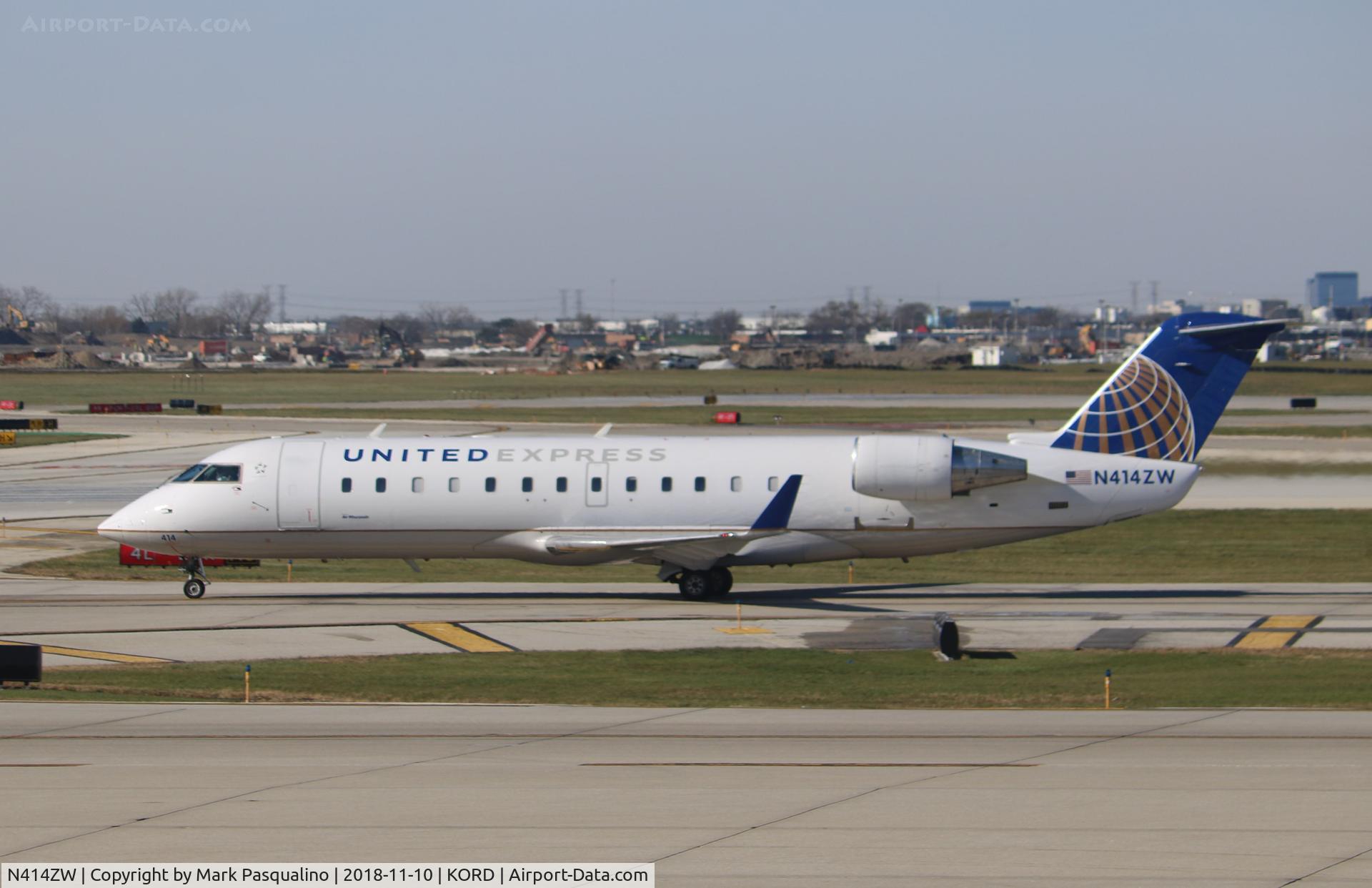 N414ZW, 2001 Bombardier CRJ-200LR (CL-600-2B19) C/N 7586, CL-600-2B19