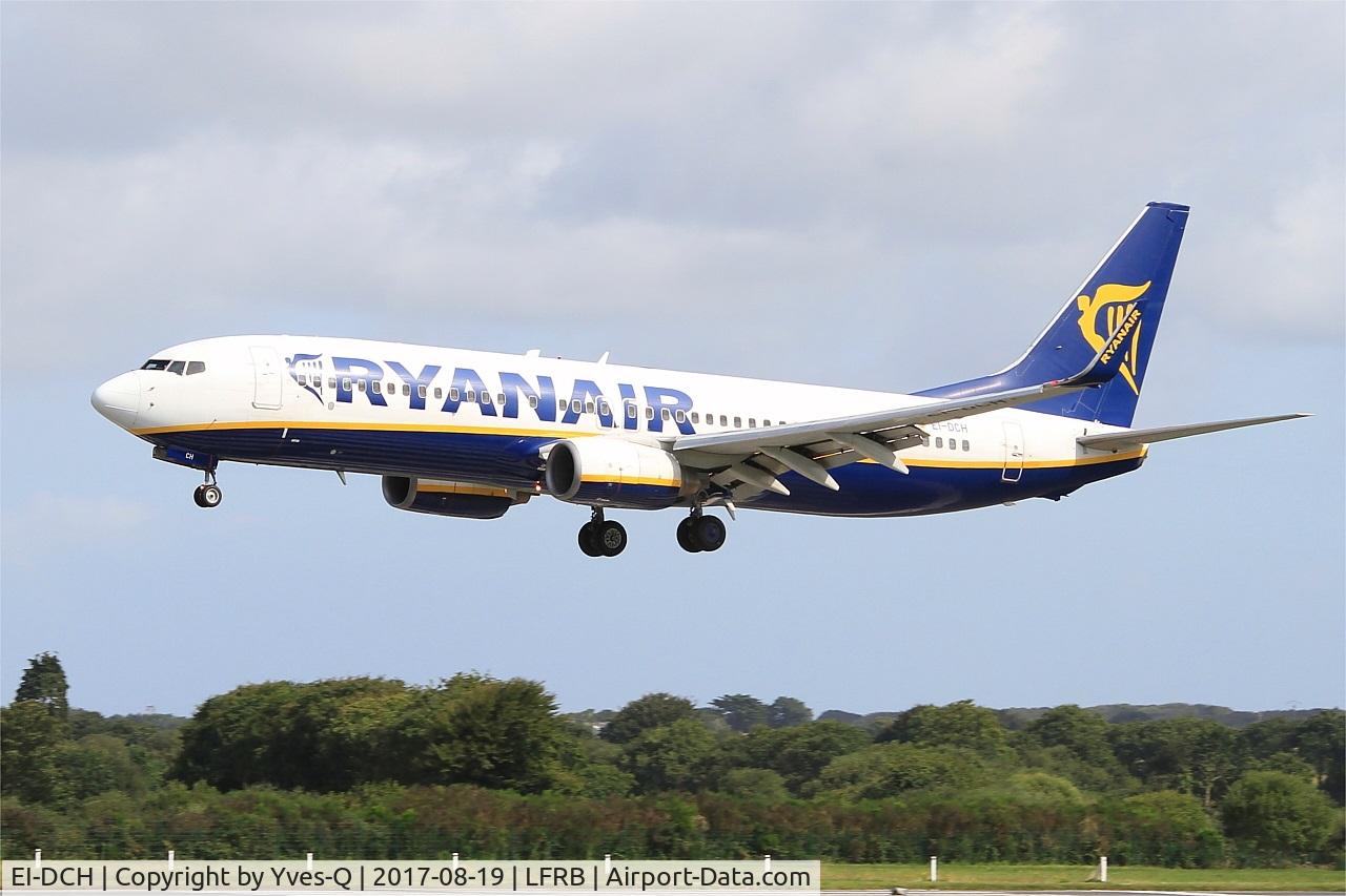 EI-DCH, 2004 Boeing 737-8AS C/N 33566, Boeing 737-8AS, On final rwy 25L, Brest-Bretagne airport (LFRB-BES)