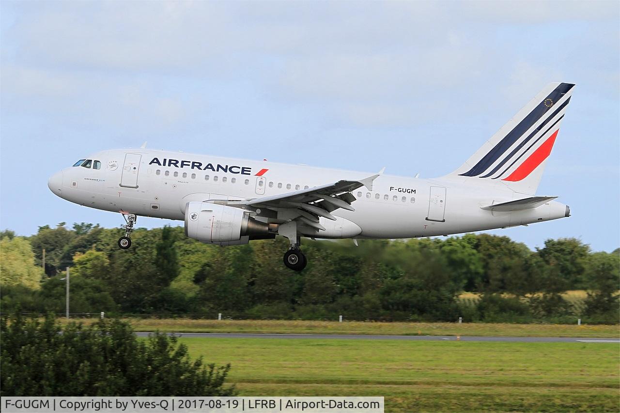 F-GUGM, 2006 Airbus A318-111 C/N 2750, Airbus A318-111, Landing rwy 25L, Brest-Bretagne airport (LFRB-BES)
