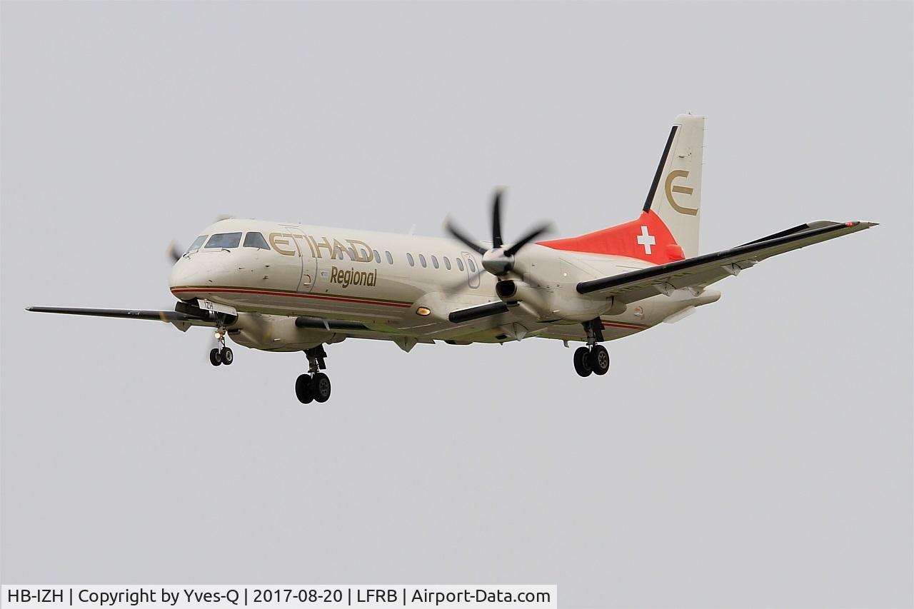 HB-IZH, 1994 Saab 2000 C/N 2000-011, Saab 2000, On final rwy 25L, Brest-Bretagne airport (LFRB-BES)