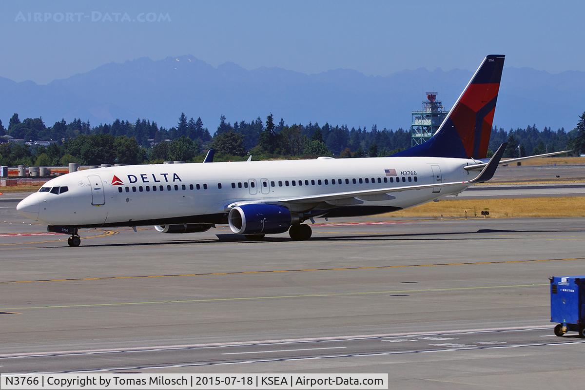 N3766, 2001 Boeing 737-832 C/N 30820, 