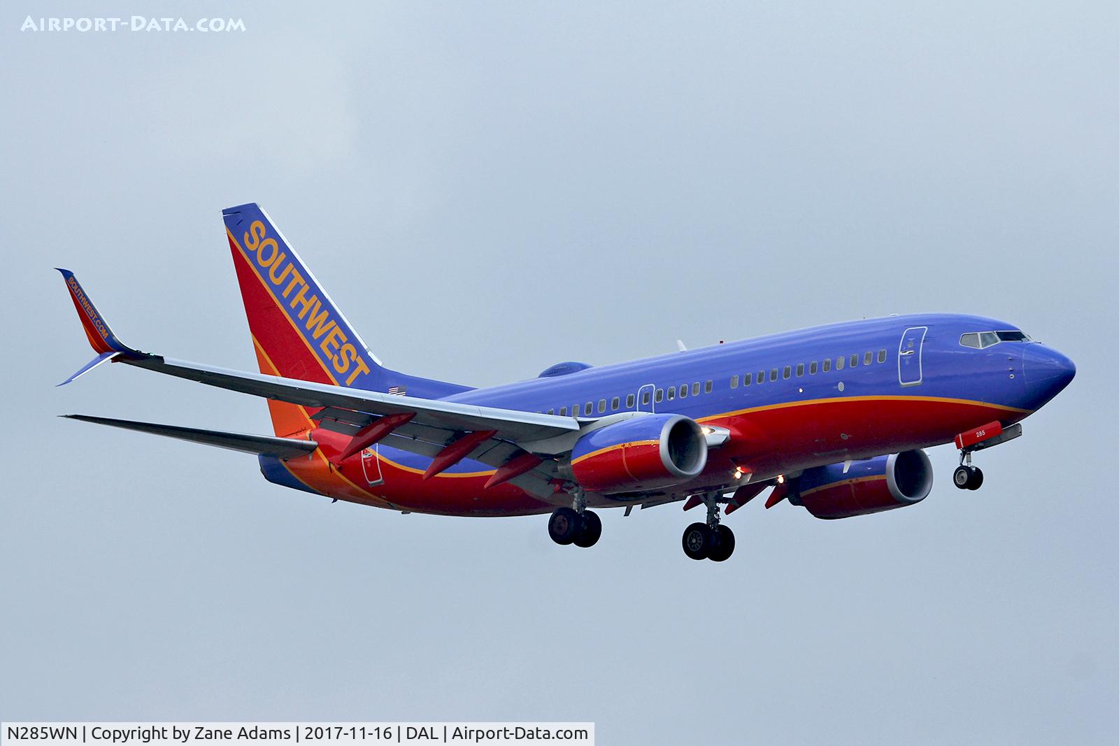 N285WN, 2007 Boeing 737-7H4 C/N 32536, Arriving at Love Field - Dallas, TX
