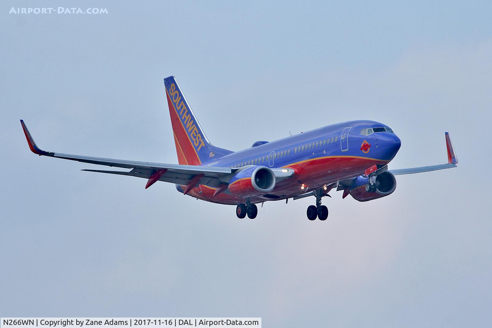 N266WN, 2007 Boeing 737-7H4 C/N 32523, Arriving at Love Field - Dallas, TX