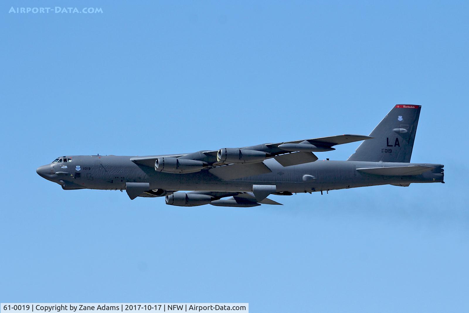 61-0019, 1961 Boeing B-52H Stratofortress C/N 464446, USAF B-52H deparing NAS JRB Fort Worth