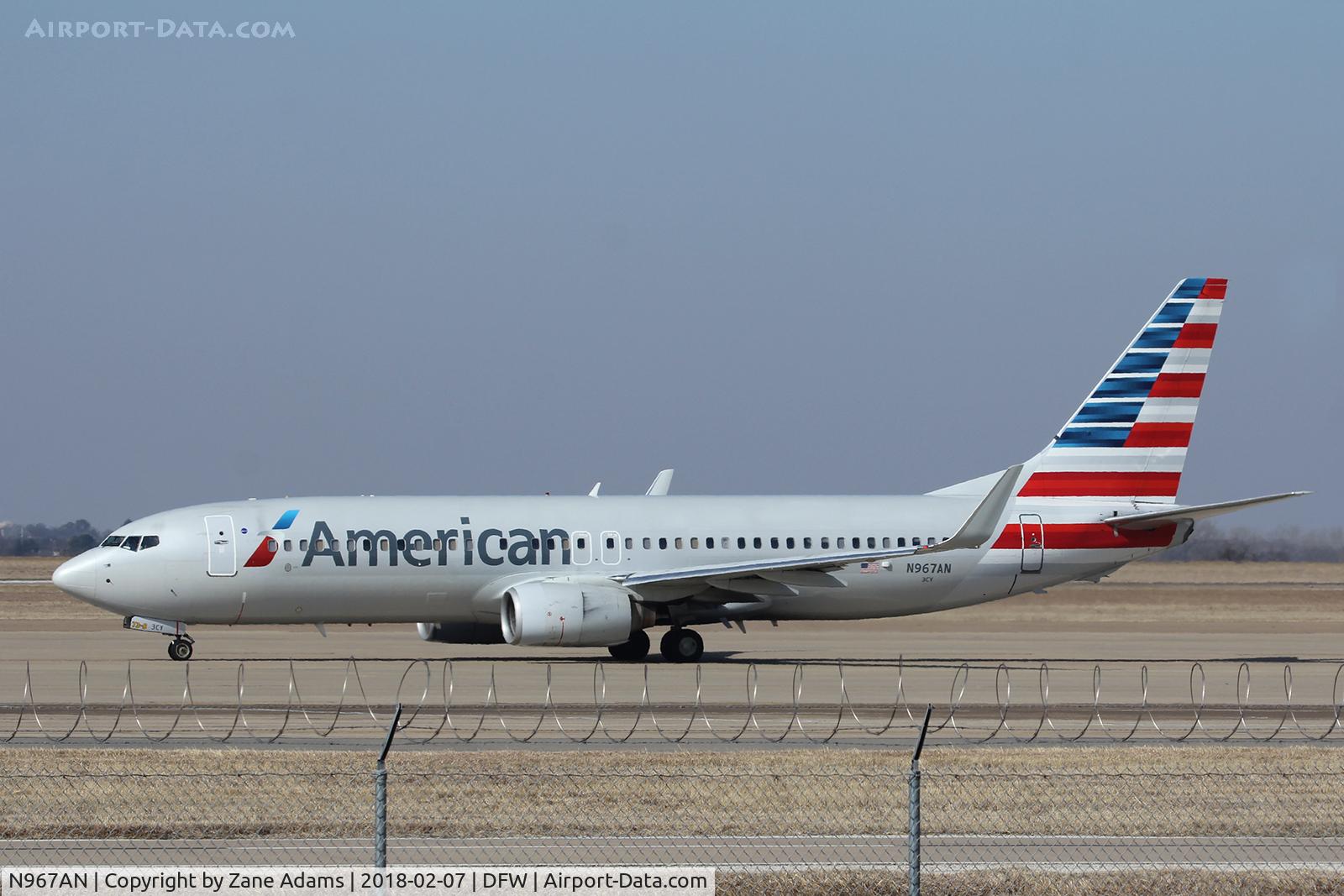 N967AN, 2001 Boeing 737-823 C/N 29545, At DFW Airport