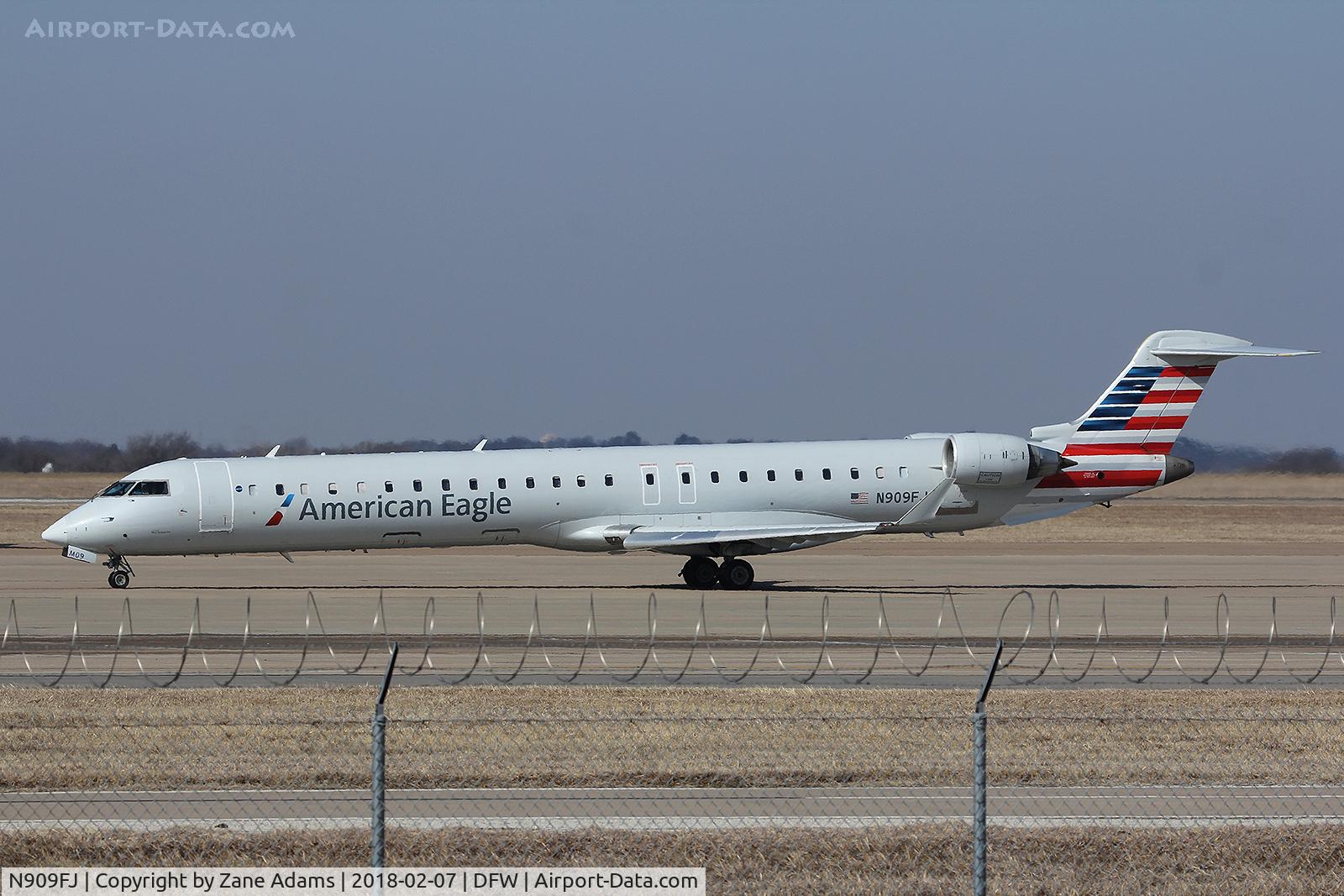 N909FJ, 2003 Bombardier CRJ-900ER (CL-600-2D24) C/N 15009, At DFW Airport