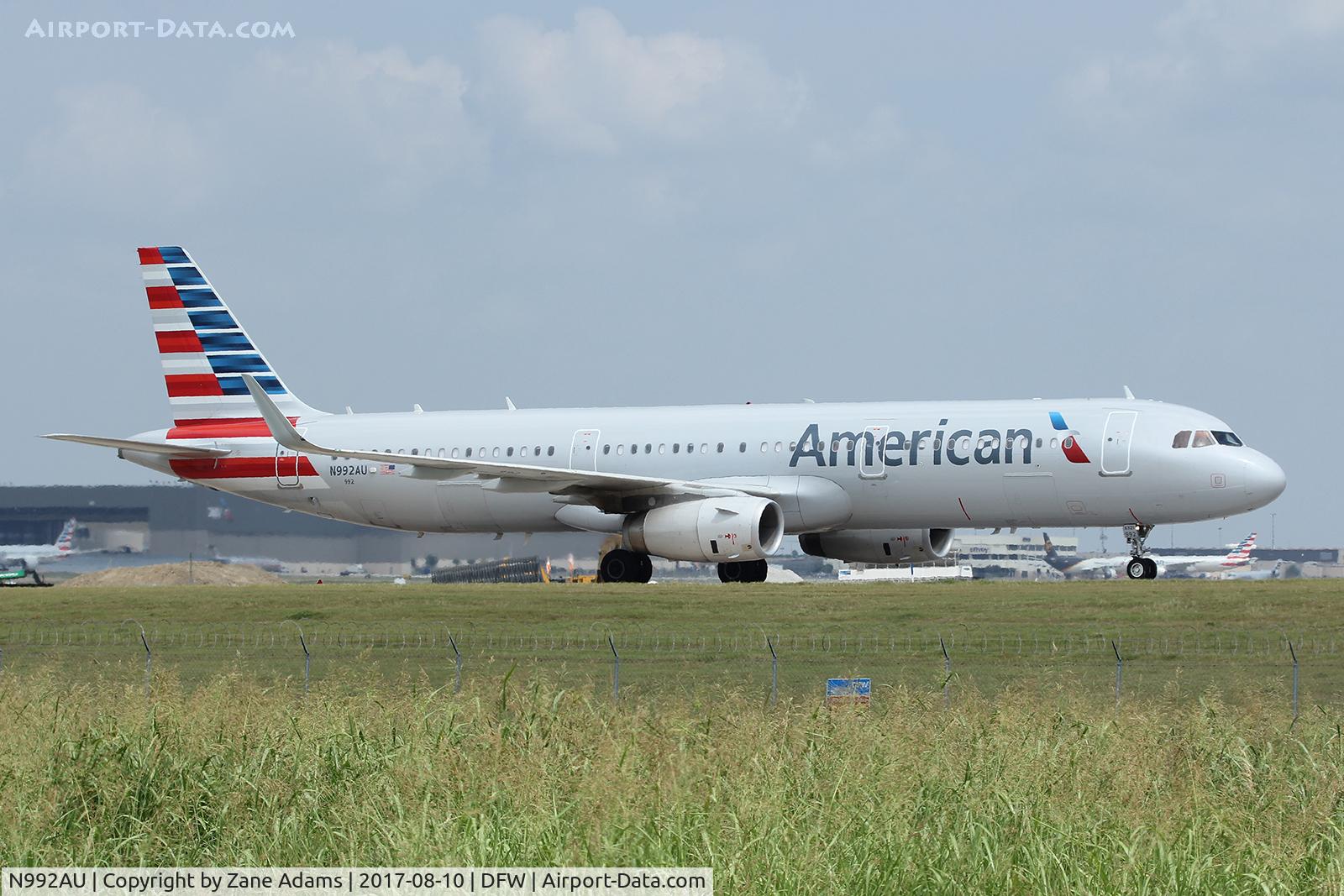 N992AU, 2016 Airbus A321-231 C/N 7157, At DFW Airport