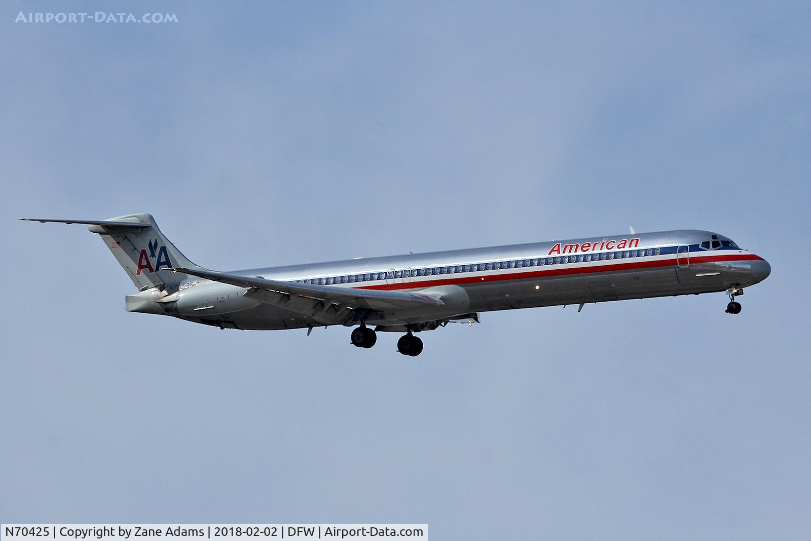 N70425, 1986 McDonnell Douglas MD-82 (DC-9-82) C/N 49337, At DFW Airport