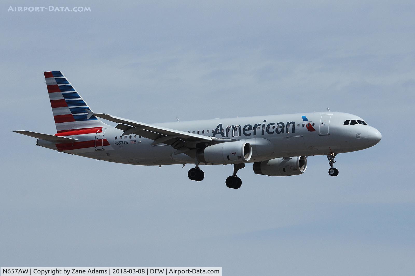 N657AW, 1999 Airbus A320-232 C/N 1083, At DFW Airport
