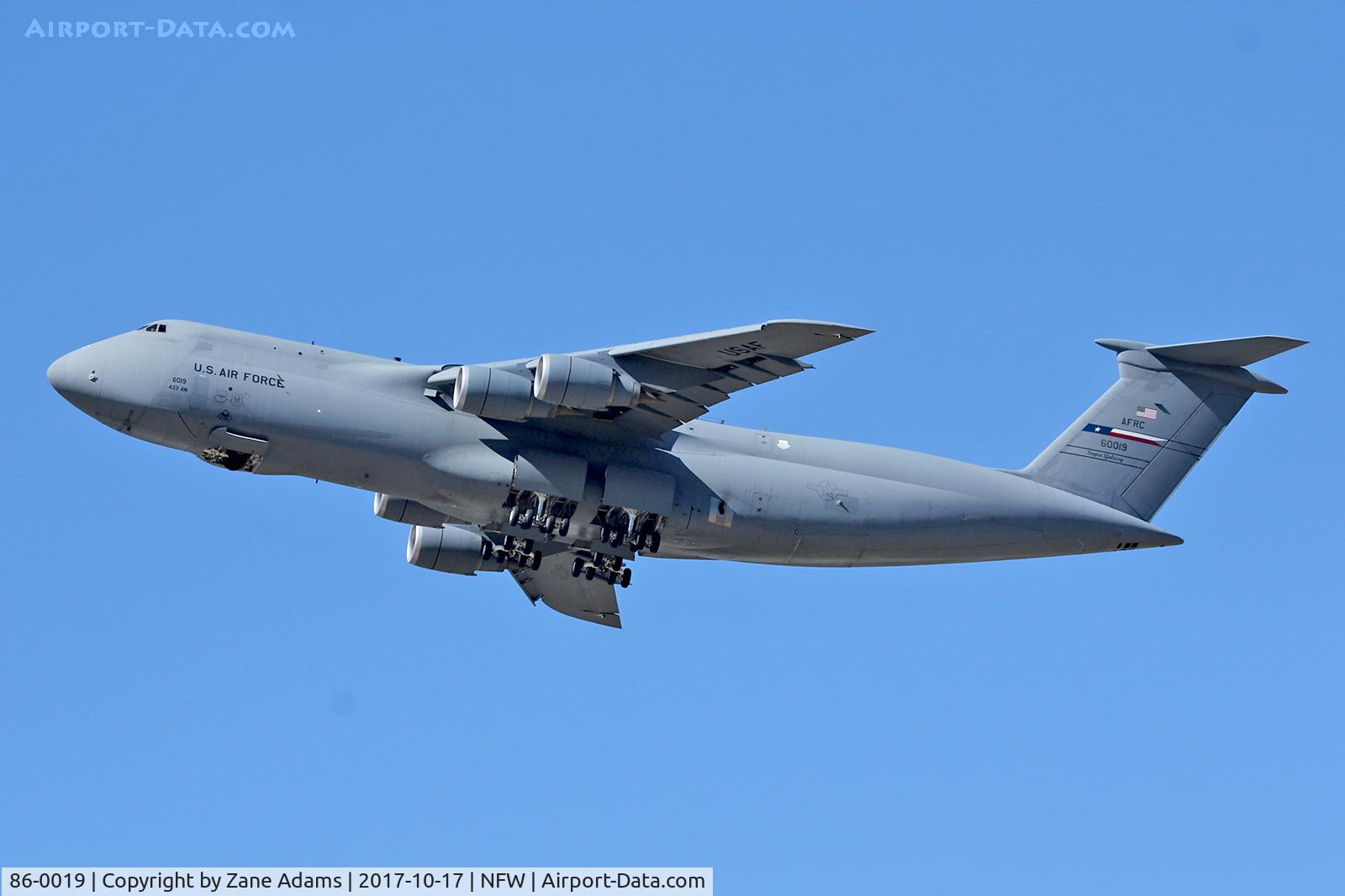 86-0019, 1986 Lockheed C-5B Galaxy C/N 500-0105, Departing NAS Fort Worth