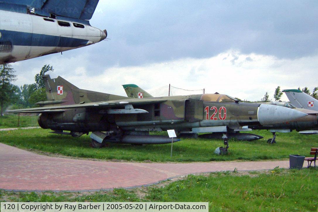 120, Mikoyan-Gurevich MiG-23MF C/N 0390217120, 120   Mikoyan-Gurevich MiG-23MF Flogger [0390217120] (Ex Polish AF) Muzeum Lotnictwa Polskiego-Krakow~SP 20/05/2005