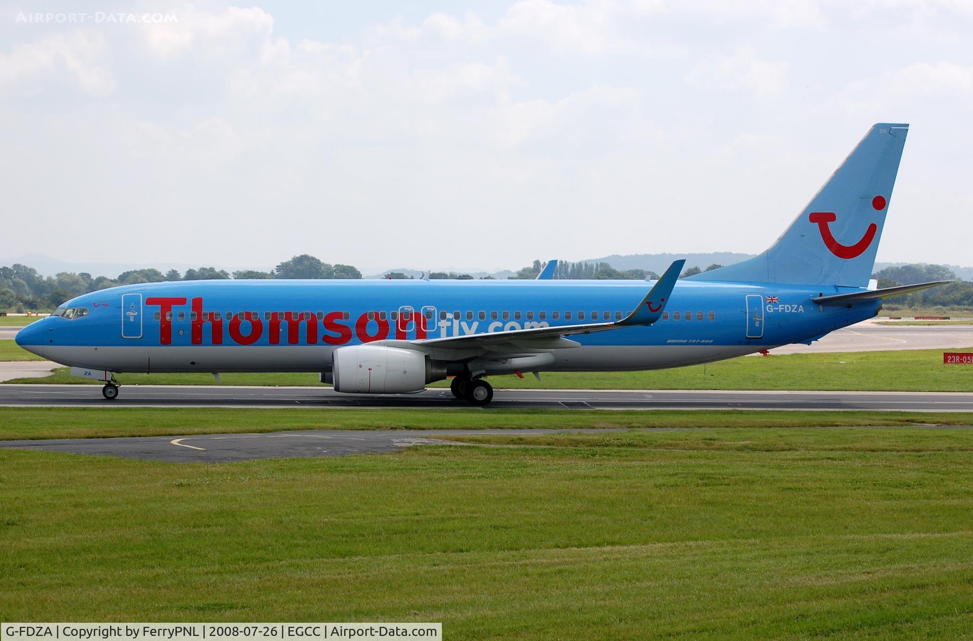 G-FDZA, 2007 Boeing 737-8K5 C/N 35134, Thomson B738 arriving