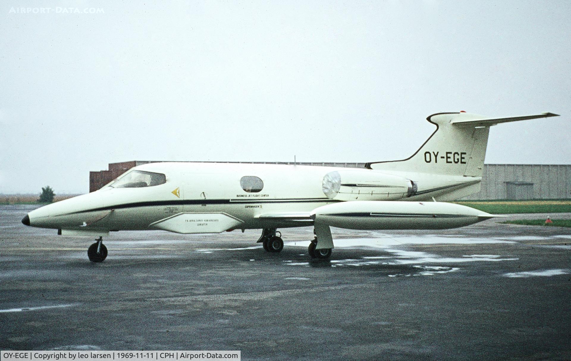 OY-EGE, 1966 Learjet 24 C/N 24-124, Copenhagen 11.11.1969 with Photo door.