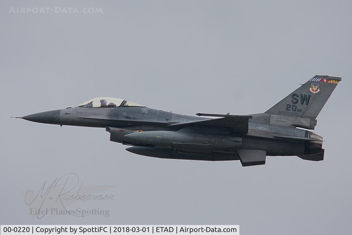 00-0220, 1999 Lockheed Martin F-16CJ Fighting Falcon C/N CC-217, ETAD