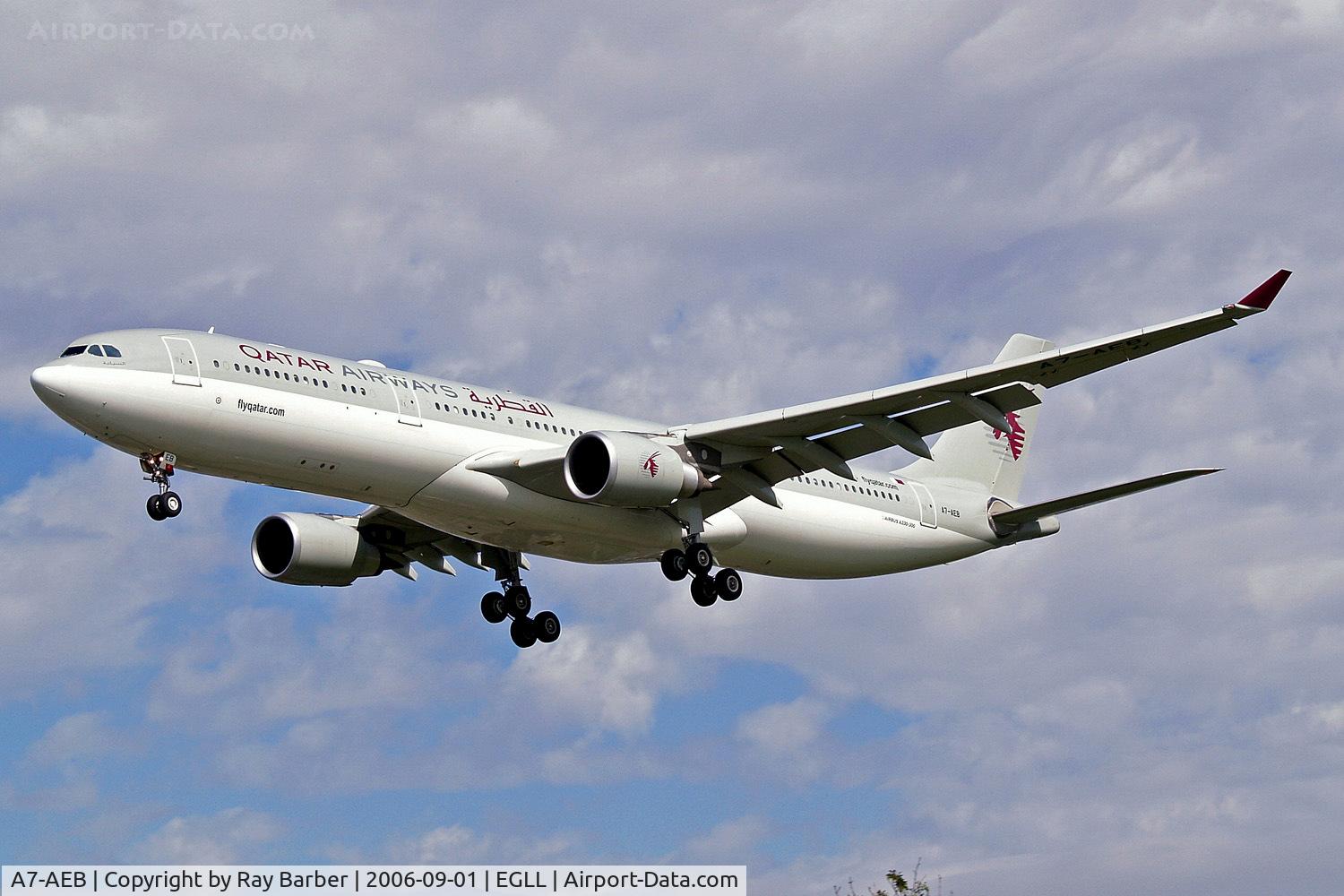 A7-AEB, 2004 Airbus A330-302 C/N 637, A7-AEB   Airbus A330-302 [637] (Qatar Airways) Heathrow~G 01/09/2006. On finals 27L.