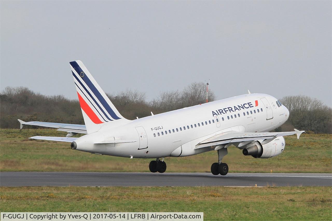F-GUGJ, 2005 Airbus A318-111 C/N 2582, Airbus A318-111, Take off rwy 07R, Brest-Bretagne airport (LFRB-BES)