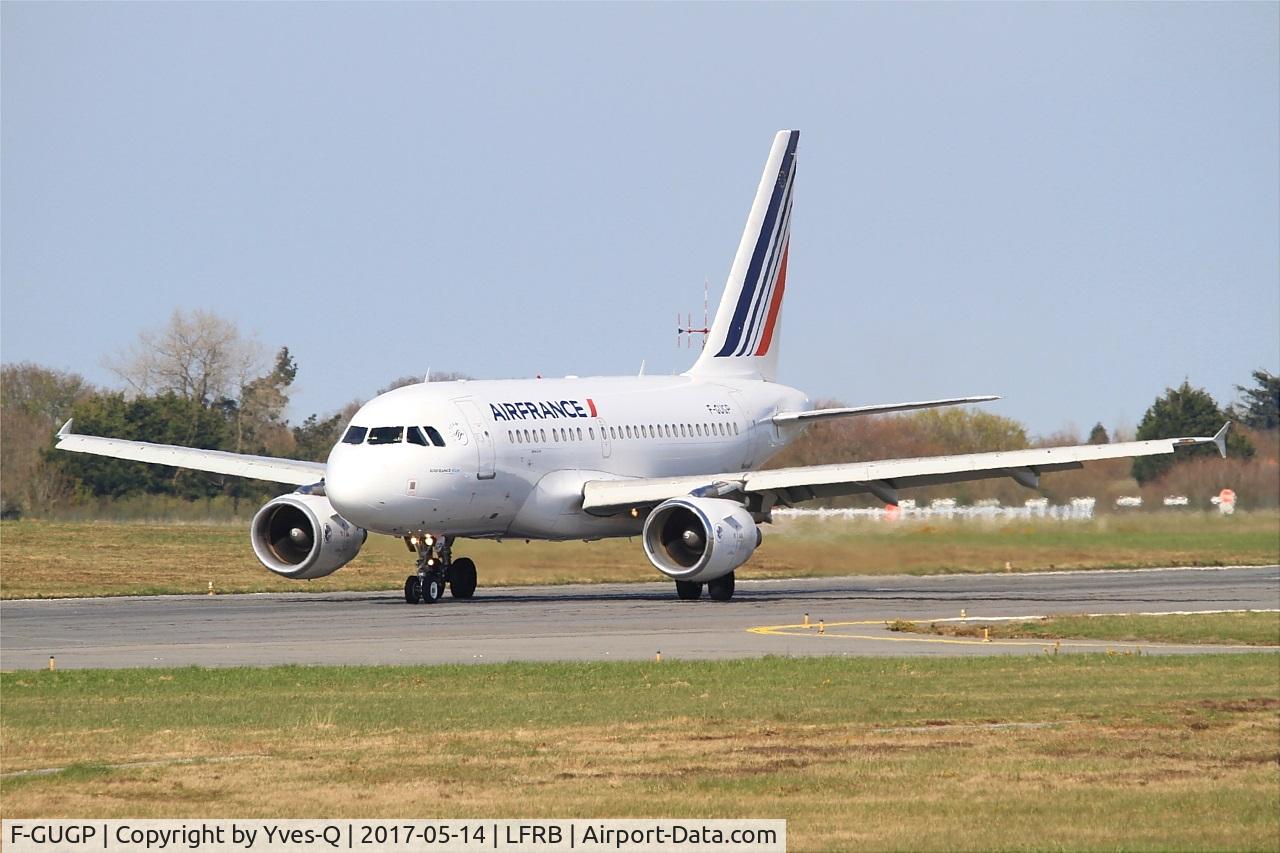 F-GUGP, 2006 Airbus A318-111 C/N 2967, Airbus A318-111, Taxiing rwy 25L, Brest-Bretagne Airport (LFRB-BES)