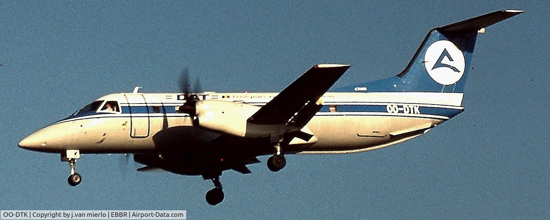 OO-DTK, 1989 Embraer EMB-120ER Brasilia C/N 120149, Landing at Brussels, 25L