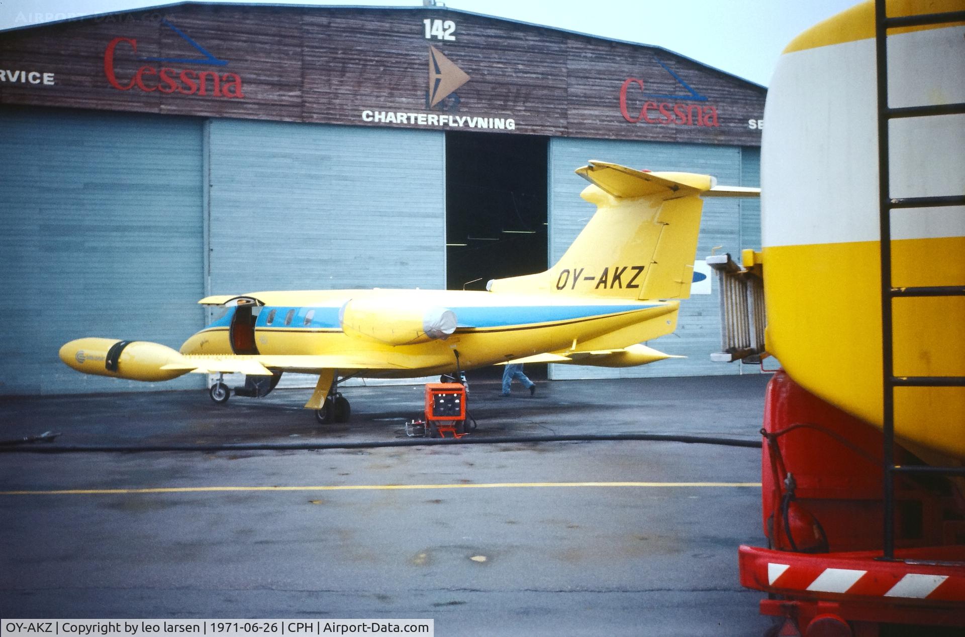 OY-AKZ, 1970 Learjet 25 C/N 25-062, Copenhagen 26.6.1971