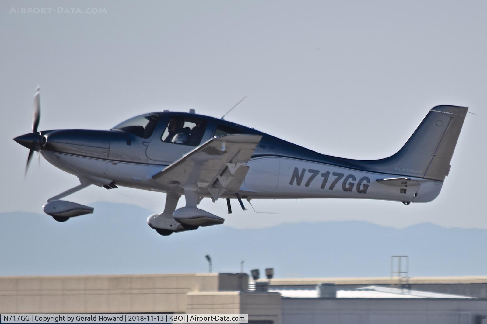 N717GG, Cirrus SR22T C/N 1817, Take off from RWY 10L.