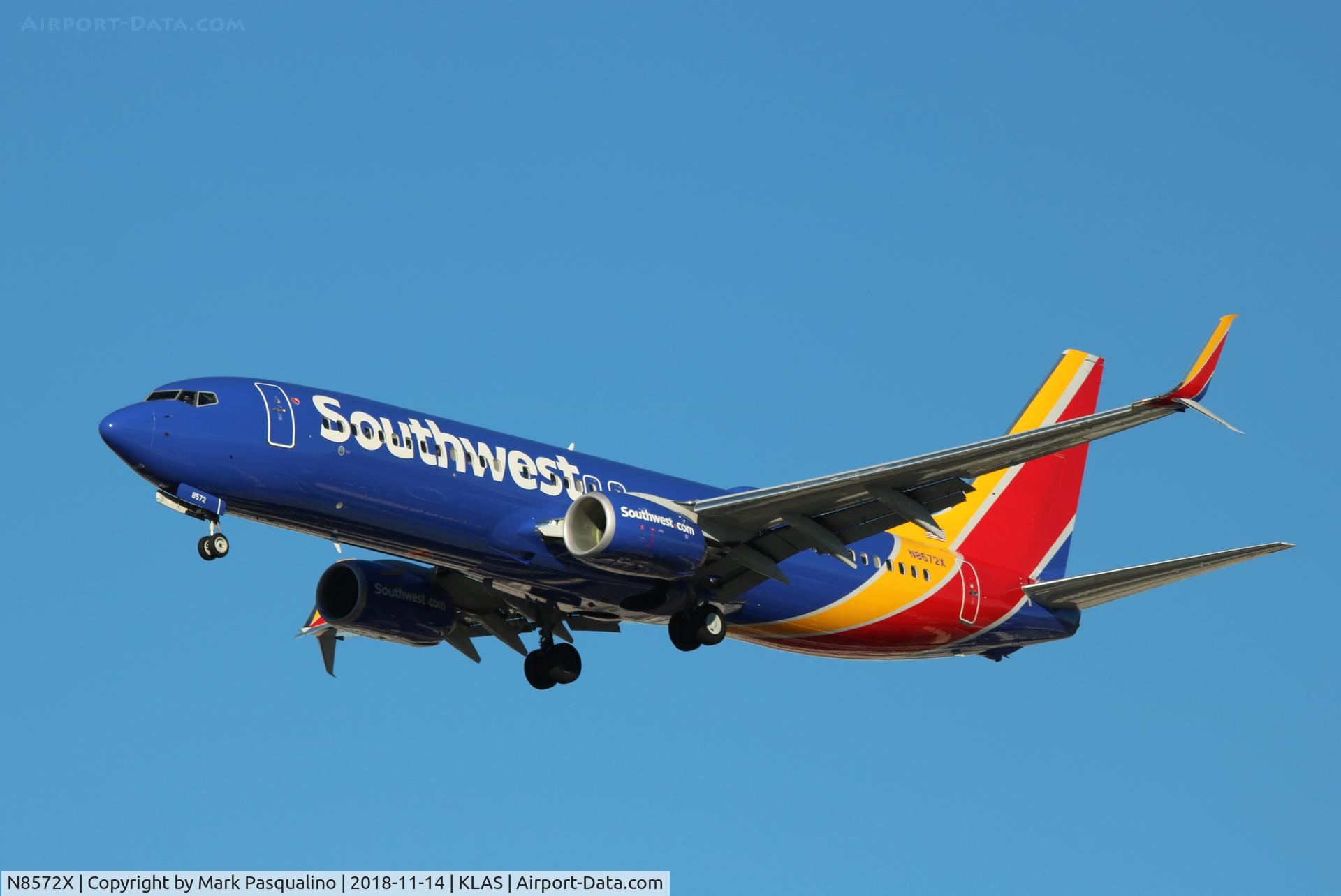 N8572X, 2018 Boeing 737-8H4 C/N 64251, Boeing 737-8H4