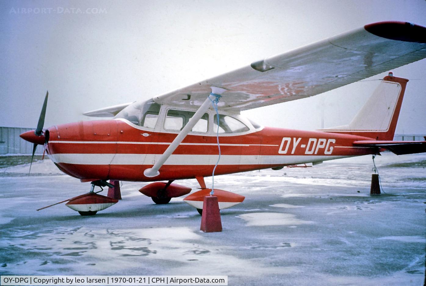 OY-DPG, 1964 Cessna 172F Skyhawk C/N 17251839, Copenhagen 21.1.1970
