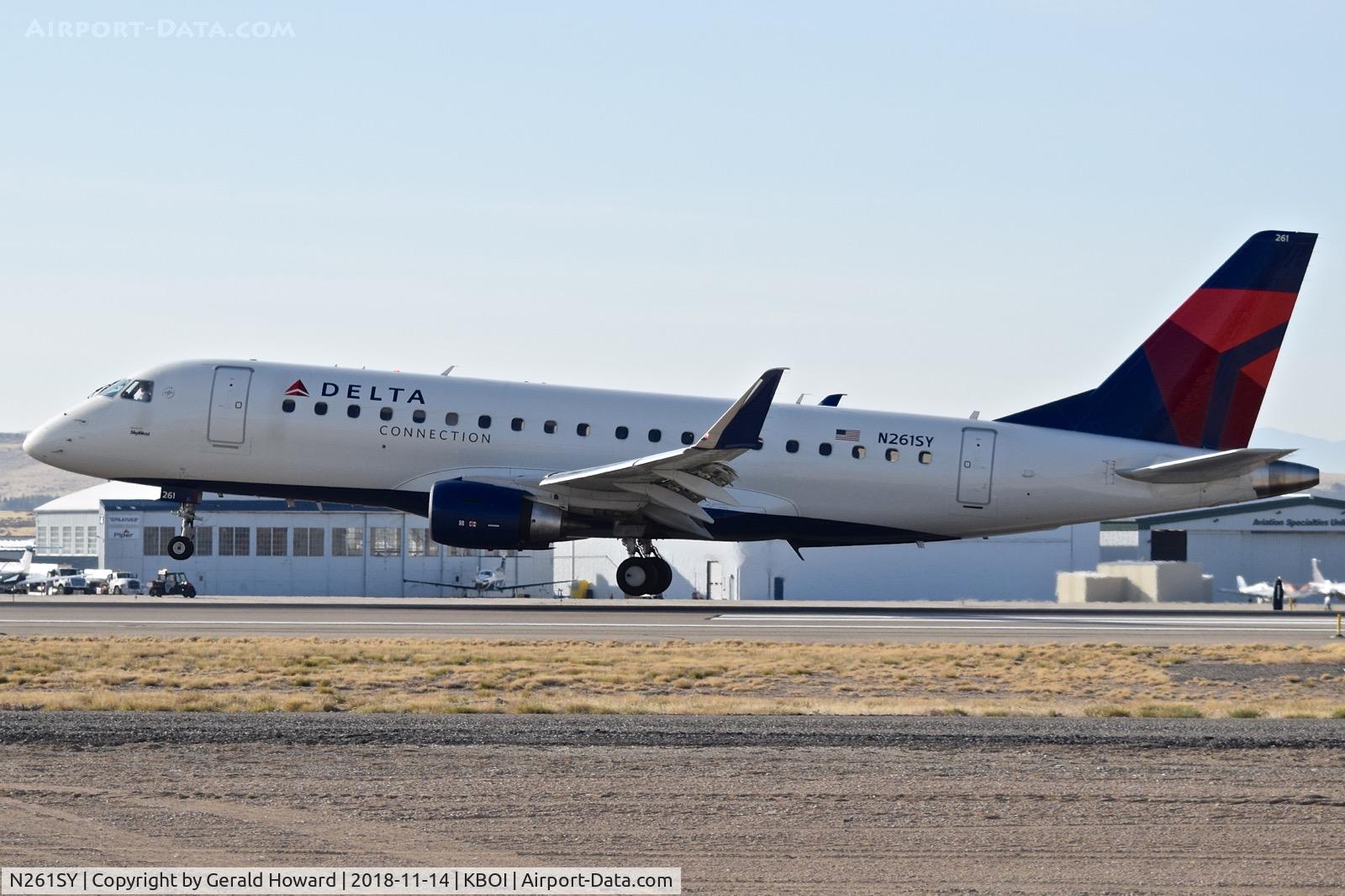 N261SY, 2017 Embraer 175LR (ERJ-170-200LR) C/N 17000704, Landing RWY 10L.
