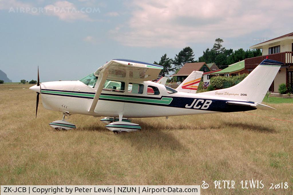 ZK-JCB, Cessna U206C Super Skywagon C/N U206-0922, F R & M K Wright, Tauranga - 1994