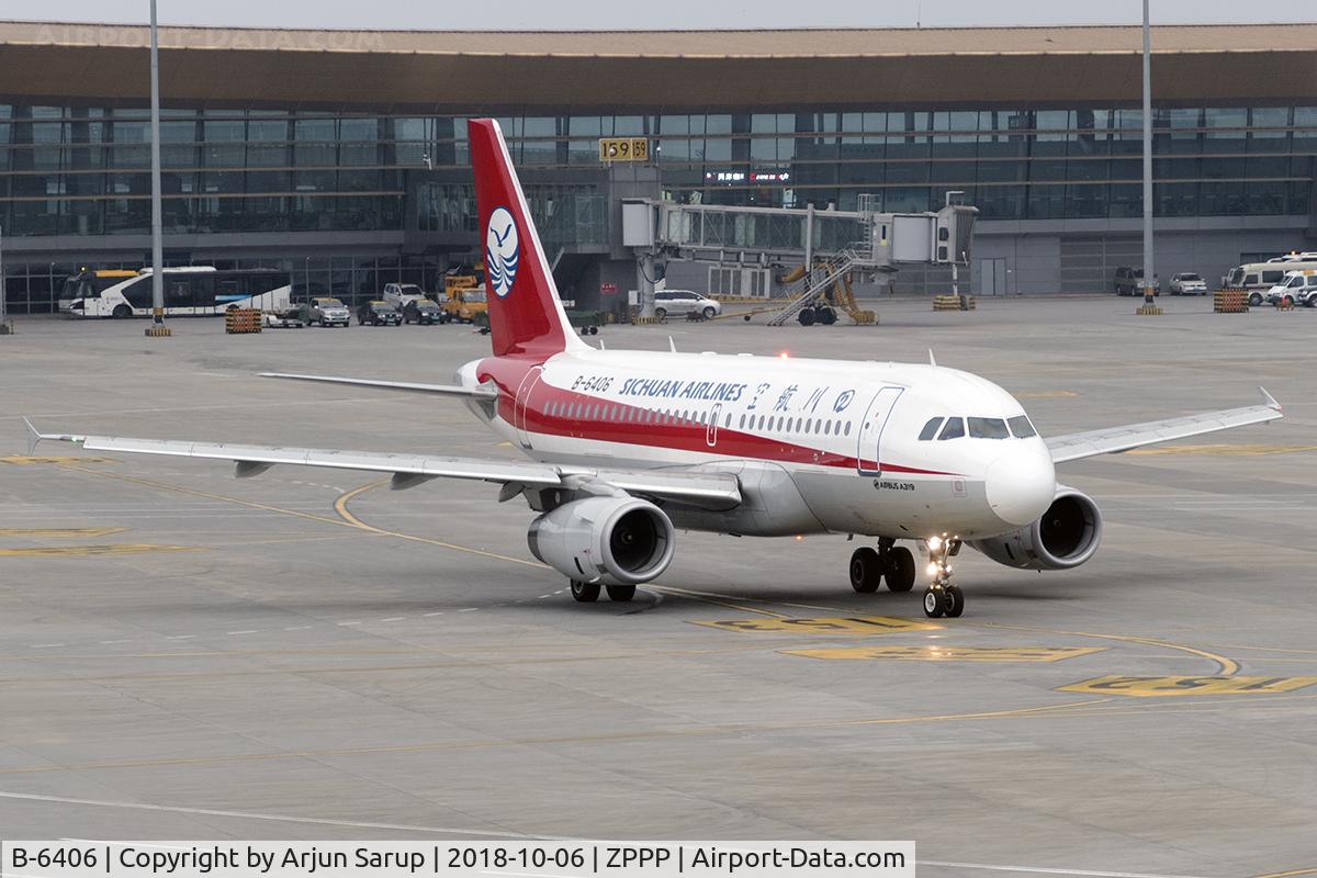 B-6406, 2009 Airbus A319-133 C/N 3962, Taxiing out for departure.