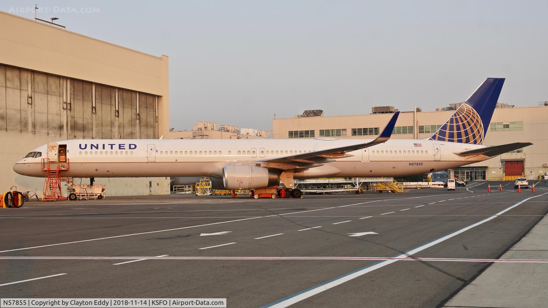 N57855, 2004 Boeing 757-324 C/N 32814, SFO 2018.