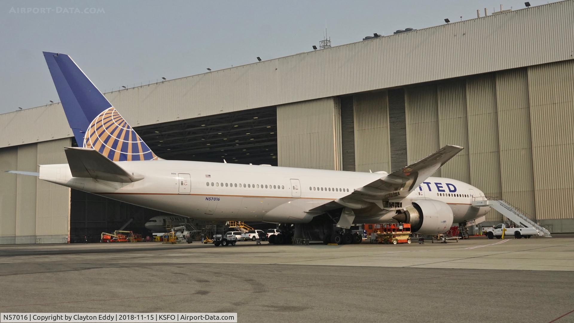 N57016, 2000 Boeing 777-224 C/N 28679, SFO 2018.