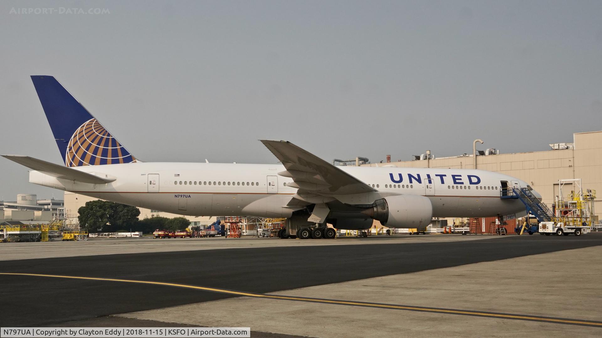 N797UA, 1998 Boeing 777-222 C/N 26924, Smoky weather from Paradise fire. SFO 2018.