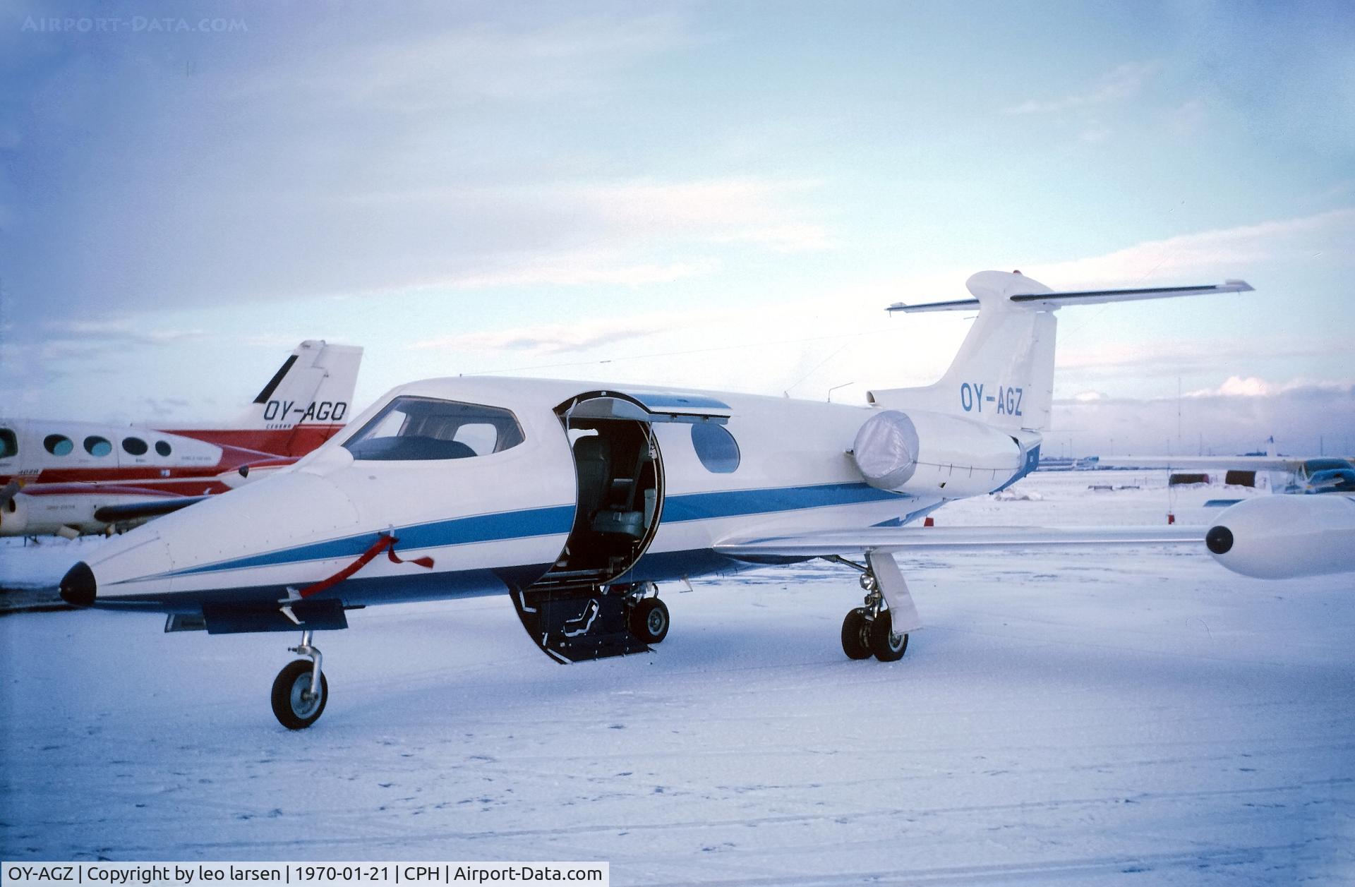 OY-AGZ, 1968 Learjet 24B C/N 24-183, Copenhagen 21.1.1970