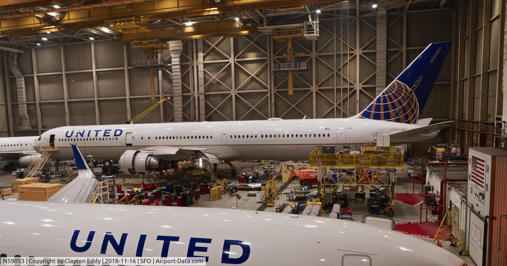 N59053, 2000 Boeing 767-424/ER C/N 29448, SFO 2018.