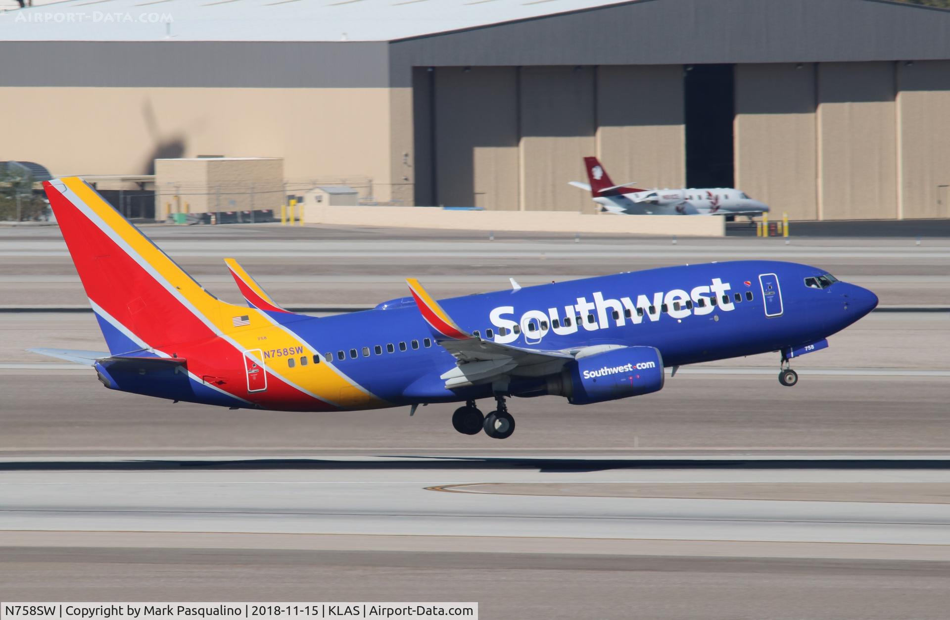 N758SW, 1999 Boeing 737-7H4 C/N 27873, Boeing 737-7H4