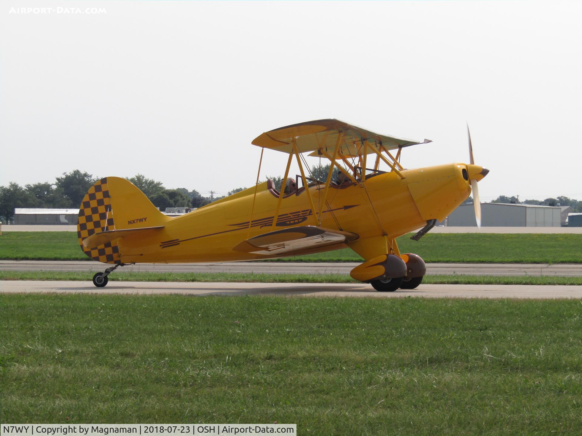 N7WY, 2003 Hatz CB-1 C/N 0005, arriving at EAA